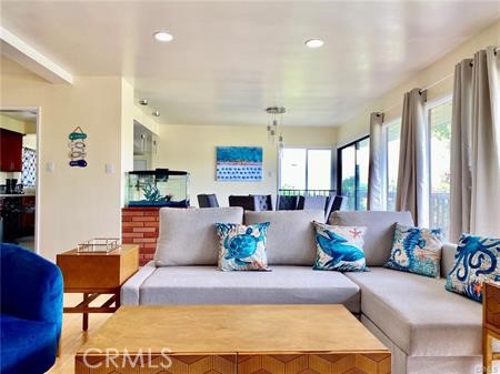 Detail Gallery Image 12 of 16 For 705 Yarmouth Rd, Palos Verdes Estates,  CA 90274 - 4 Beds | 3 Baths