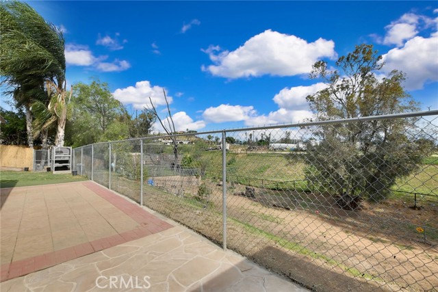 Detail Gallery Image 36 of 43 For 5970 Avenue Juan Bautista, Jurupa Valley,  CA 92509 - 4 Beds | 2 Baths