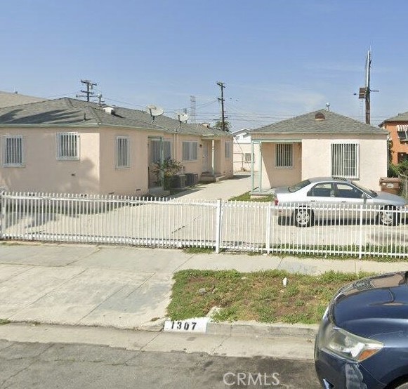 1307 W 101st Street #4, Los Angeles, CA, 90044 1307 W 101st Street #4, Los Angeles, CA, 90044