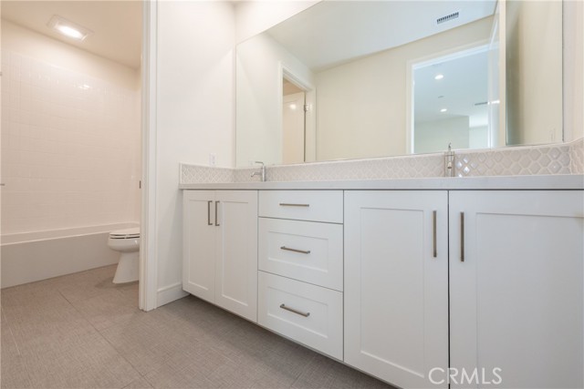 Upstairs Secondary Bathroom