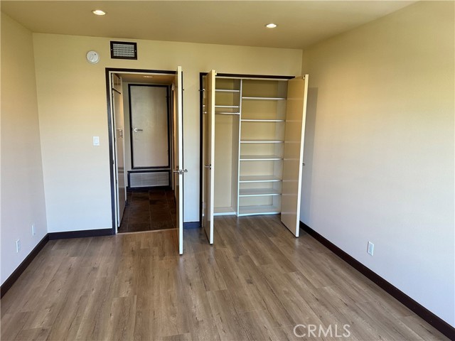 14560 Benefit Street # 301, Sherman Oaks, California 91403, 2 Bedrooms Bedrooms, ,2 BathroomsBathrooms,Residential Lease,For Rent,14560 Benefit Street # 301,CRSR24235156