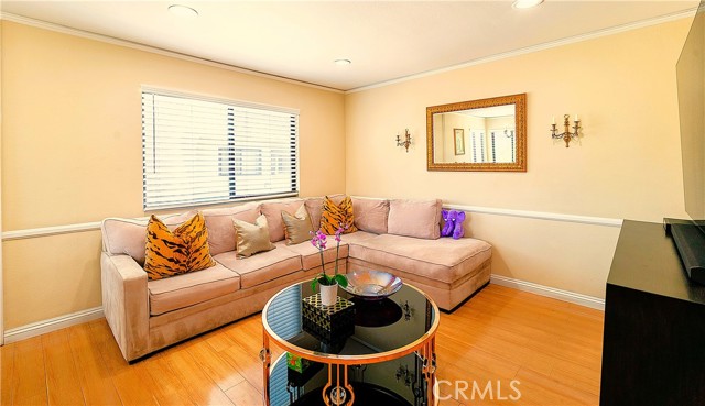 18759 Hatteras Street, Tarzana CA: https://media.crmls.org/medias/aa61df5f-905a-4b62-bed2-f507f25d23d2.jpg