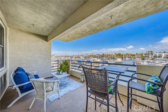 Detail Gallery Image 12 of 39 For 4167 Warner Ave #101,  Huntington Beach,  CA 92649 - 2 Beds | 2 Baths