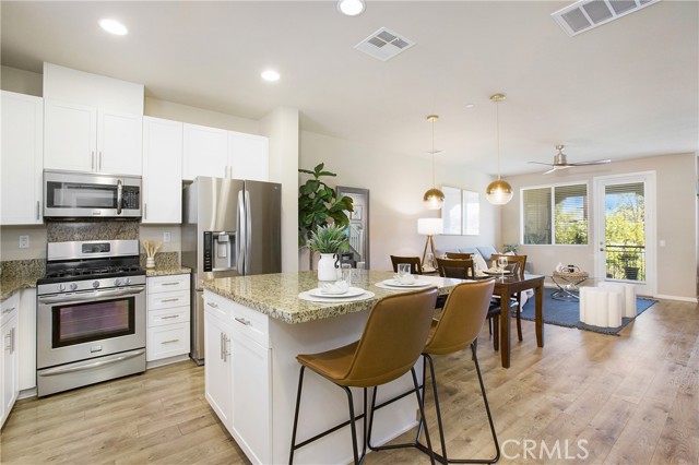 Detail Gallery Image 14 of 37 For 2651 W Lincoln Ave #40,  Anaheim,  CA 92801 - 3 Beds | 2/1 Baths