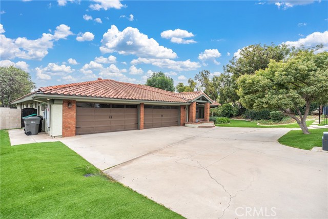 Detail Gallery Image 4 of 75 For 3185 Sonrisa, Corona,  CA 92881 - 7 Beds | 6/1 Baths