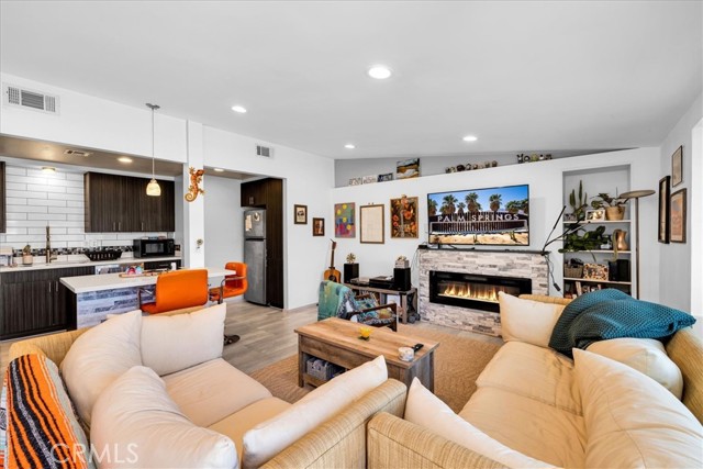 595 S Calle Santa Rosa, Palm Springs CA: https://media.crmls.org/medias/aa64ae04-a638-47a5-9073-1763ca4a040e.jpg