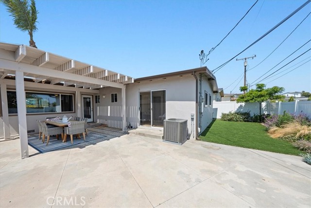 Patio & Backyard