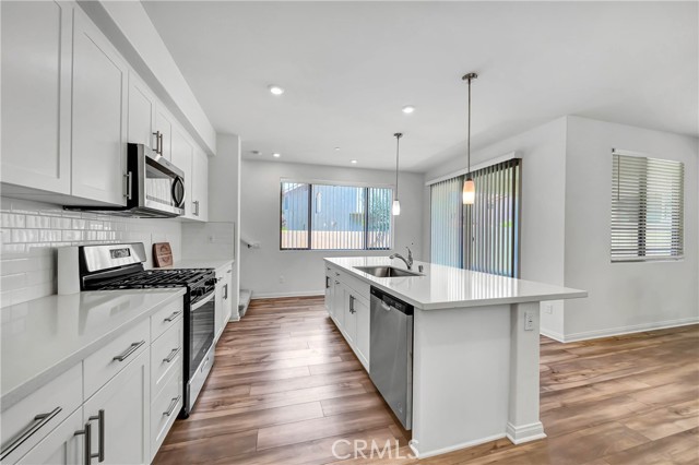 1458 E Laurelwood Drive, San Bernardino CA: https://media.crmls.org/medias/aa653291-1a40-4a52-8889-a8f0ff50ef40.jpg
