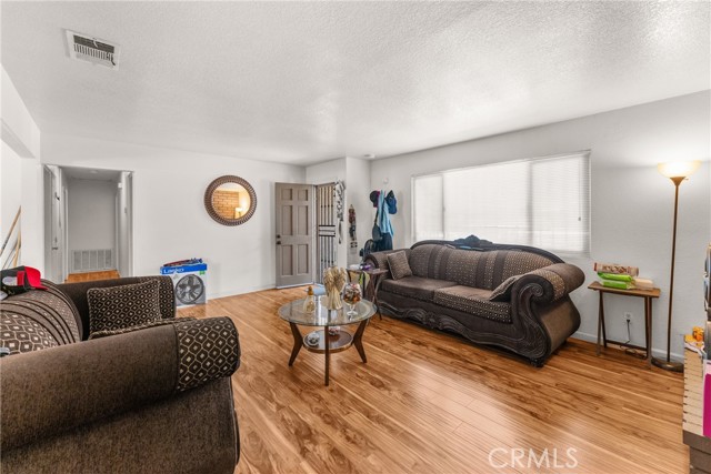 15419 Wichita Road, Apple Valley CA: https://media.crmls.org/medias/aa65f5da-9fa0-44a2-8cba-6ea3b2af7b5f.jpg