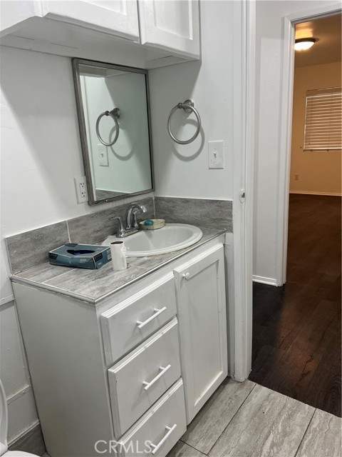 9122 S Hoover Street, Los Angeles CA: https://media.crmls.org/medias/aa6643d5-d538-43e1-8b2b-eff88ce1f63b.jpg