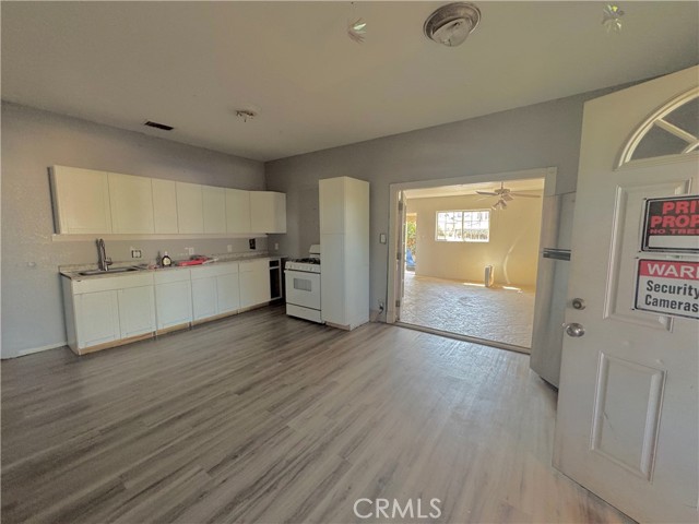 22328 Denker Avenue, Torrance CA: https://media.crmls.org/medias/aa664b4c-b2f7-43fb-8ba6-b3331af53f1f.jpg