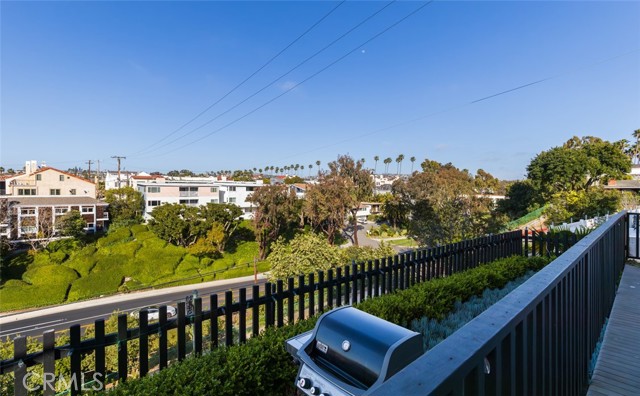 Detail Gallery Image 42 of 43 For 314 Dahlia, Corona Del Mar,  CA 92625 - 3 Beds | 3 Baths