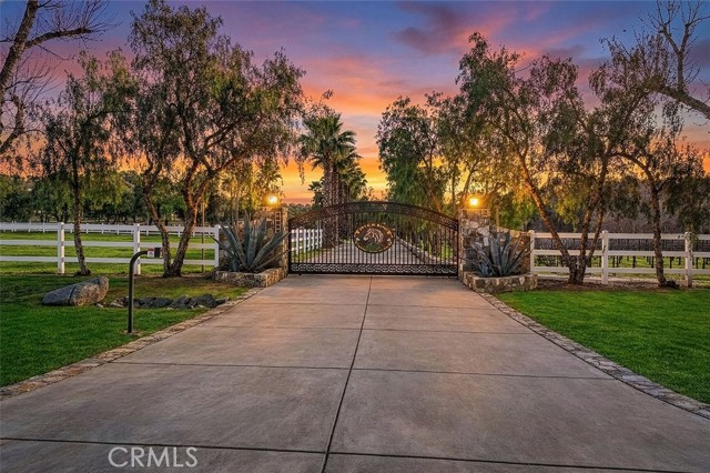 Detail Gallery Image 3 of 63 For 40801 Avenida La Cresta, Murrieta,  CA 92562 - 3 Beds | 3 Baths
