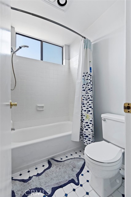 Secondary Full Bathroom with Storage
