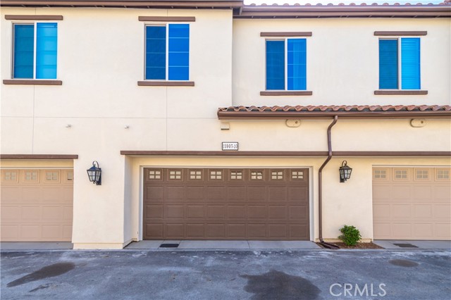Detail Gallery Image 3 of 27 For 15907 Stresa Ln #10,  Fontana,  CA 92336 - 3 Beds | 2/1 Baths