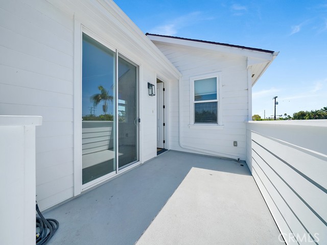 Detail Gallery Image 3 of 19 For 356 E 16th Pl #B,  Costa Mesa,  CA 92627 - 2 Beds | 2 Baths