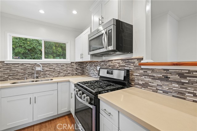 Detail Gallery Image 8 of 39 For 65 Grace Terrace, Pasadena,  CA 91105 - 3 Beds | 2 Baths