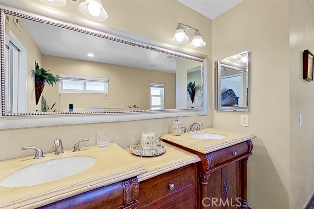 Detail Gallery Image 27 of 49 For 6226 Mammoth Ave, Van Nuys,  CA 91401 - 4 Beds | 3/1 Baths
