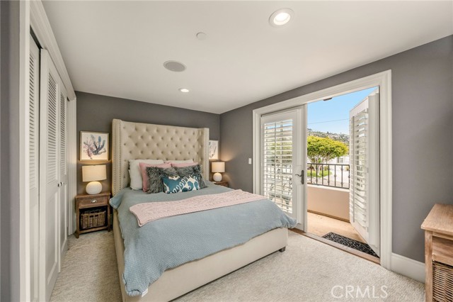 480 Cress Street, Laguna Beach CA: https://media.crmls.org/medias/aa6b87b3-1b36-46a6-9840-d93640a22843.jpg