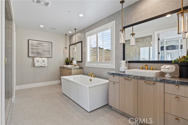 Detail Gallery Image 16 of 25 For 9539 N Andora Ave, Chatsworth,  CA 91311 - 5 Beds | 5/1 Baths
