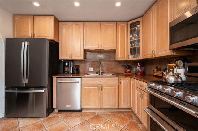1700 Stanford Avenue, Redondo Beach CA: https://media.crmls.org/medias/aa6ce321-1534-41e1-b0ac-39e3e68766af.jpg