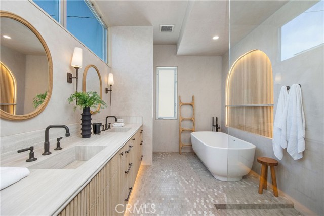 324 17th, Manhattan Beach, California 90266, 4 Bedrooms Bedrooms, 0 ,5 BathroomsBathrooms,Residential,For Sale,17th,0,SB26133569