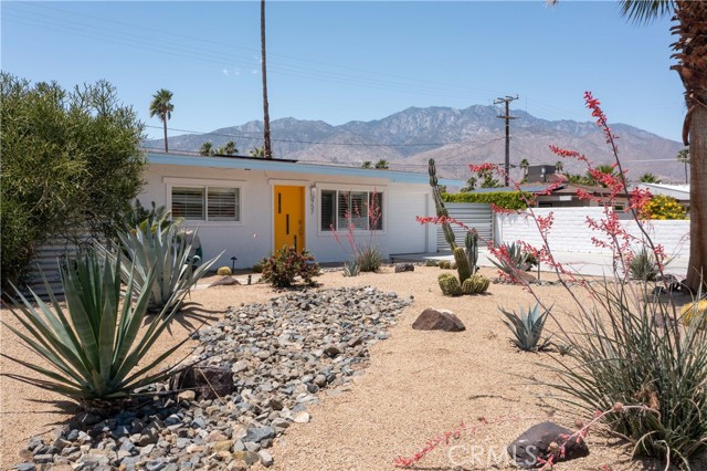 Detail Gallery Image 12 of 59 For 957 S Paseo Dorotea, Palm Springs,  CA 92264 - 3 Beds | 3 Baths