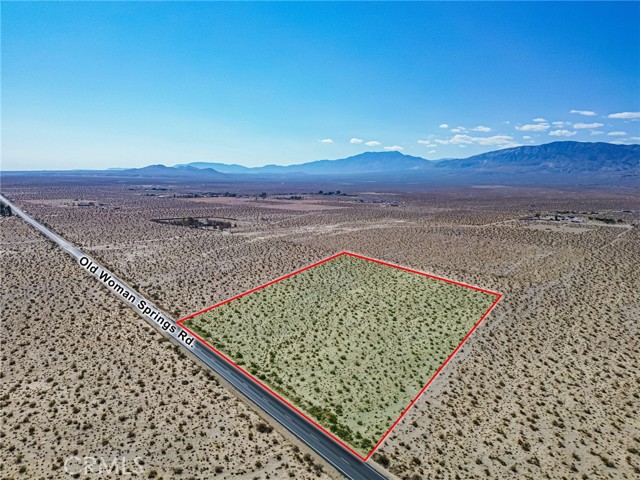 37898 Old Woman Springs Road, Lucerne Valley CA: https://media.crmls.org/medias/aa6e13e6-8052-4481-a6ec-670f068f058f.jpg