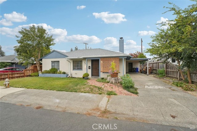68 Glenwood Drive, Napa CA: https://media.crmls.org/medias/aa6ebbdc-1e60-4466-8f7a-f7ccba26ce30.jpg