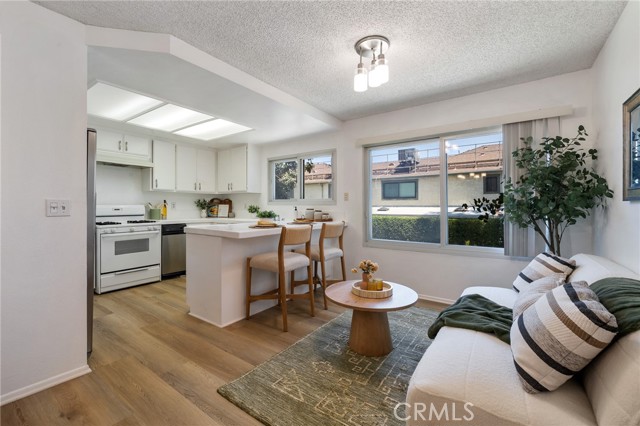 7038 De Celis Place, Van Nuys CA: https://media.crmls.org/medias/aa6ec09b-9569-489f-ac85-4bdec1f3891d.jpg
