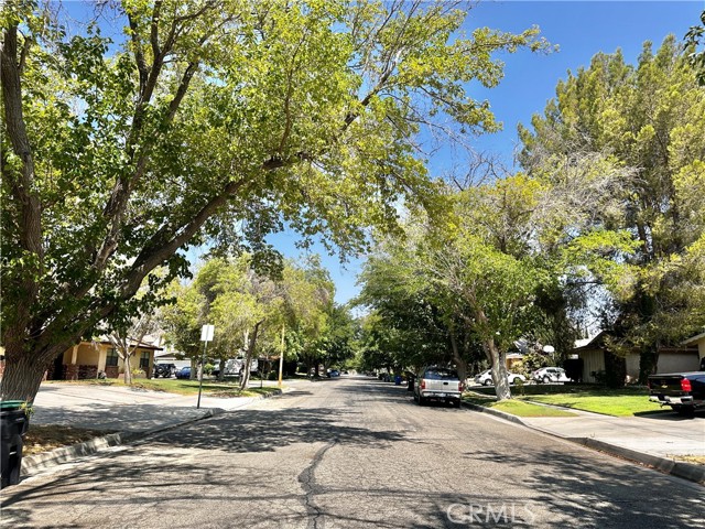 Detail Gallery Image 5 of 35 For 1027 E Avenue J5, Lancaster,  CA 93535 - 6 Beds | 3 Baths