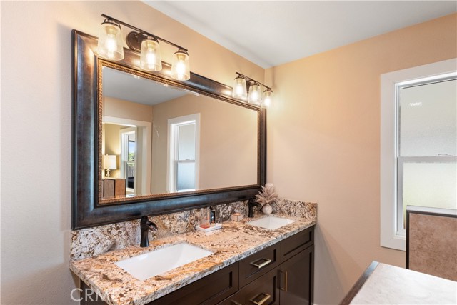 33127 Camelot Drive, Yucaipa CA: https://media.crmls.org/medias/aa6f8ae0-9ebf-47f3-8df0-d0578bc1300b.jpg