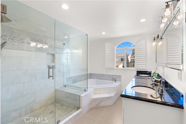 Detail Gallery Image 34 of 60 For 315 Lugonia St, Newport Beach,  CA 92663 - 4 Beds | 4 Baths