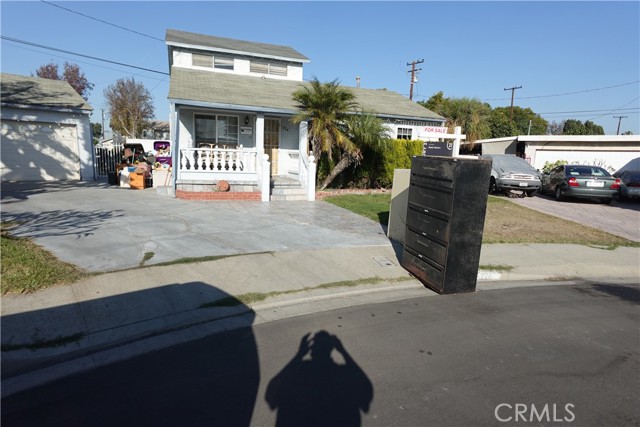 5224 GUNDRY Avenue, Long Beach, California 91789, 4 Bedrooms Bedrooms, ,2 BathroomsBathrooms,Single Family Residence,For Sale,GUNDRY,MB24237158