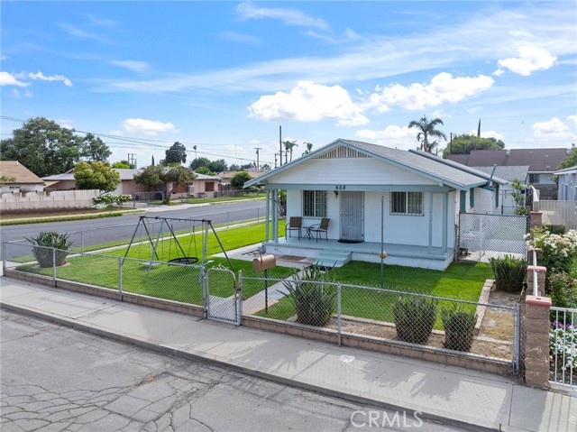 608 Western Avenue, San Bernardino CA: https://media.crmls.org/medias/aa70bd61-4718-4baa-8f64-7e4a4edd2d49.jpg