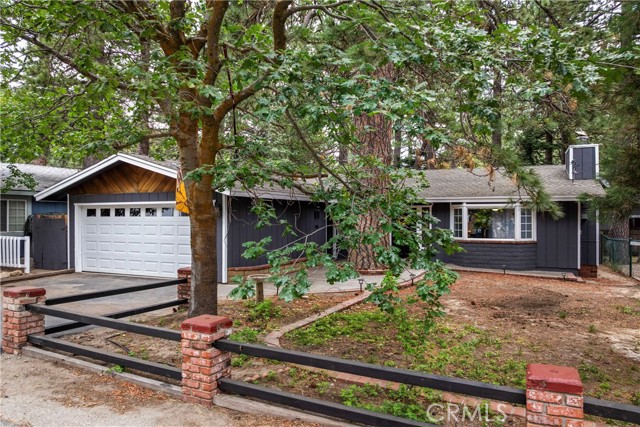 1381 Blackfoot W Trail, Lake Arrowhead CA: https://media.crmls.org/medias/aa7190d9-2855-4fc2-868b-cff94442b6e1.jpg
