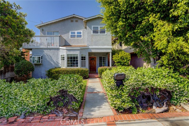 705 35th Street, Manhattan Beach, California 90266, 4 Bedrooms Bedrooms, ,4 BathroomsBathrooms,Residential,Sold,35th,SB22086217
