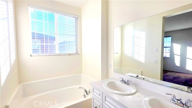 Detail Gallery Image 14 of 30 For 5930 Ginger Dr, Corona,  CA 92880 - 3 Beds | 2/1 Baths