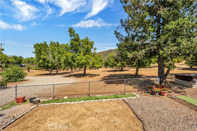 Detail Gallery Image 20 of 32 For 13660 Eastlake Dr, Clearlake,  CA 95422 - 2 Beds | 2 Baths