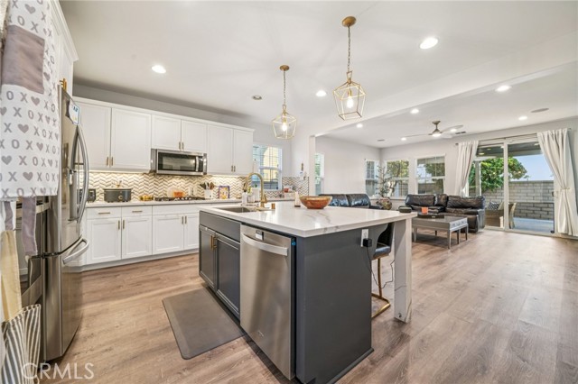 Detail Gallery Image 10 of 34 For 12619 Elk Cove Ct, Rancho Cucamonga,  CA 91739 - 4 Beds | 3 Baths