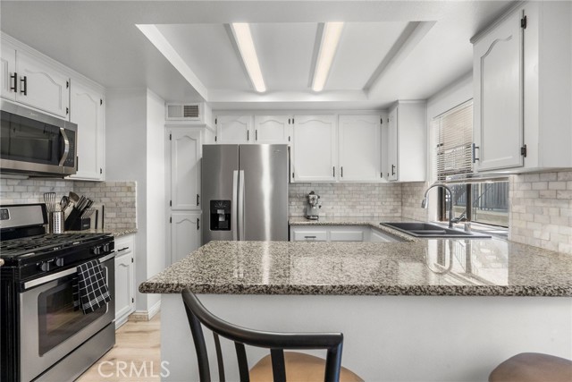 Detail Gallery Image 9 of 37 For 11274 Morrison St #2,  North Hollywood,  CA 91601 - 2 Beds | 2/1 Baths