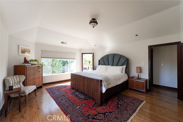 Detail Gallery Image 23 of 39 For 1949 N Catalina Street, –,  CA 90027 - 6 Beds | 5 Baths