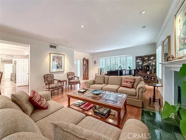 17512 Superior Street photo 11