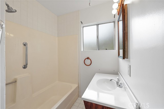 Detail Gallery Image 9 of 21 For 845 E Florence, West Covina,  CA 91790 - 3 Beds | 1/1 Baths