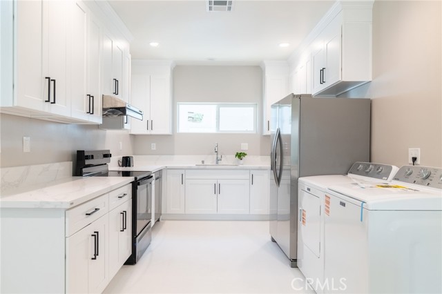 2451 Graydon Avenue, Monrovia CA: https://media.crmls.org/medias/aa741853-25f0-4fb3-8713-df7cf33db152.jpg