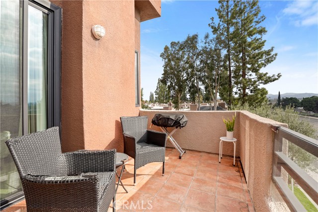 Detail Gallery Image 14 of 23 For 7826 Topanga Canyon Bld #301,  Canoga Park,  CA 91304 - 2 Beds | 2 Baths