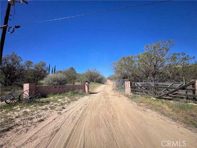 Detail Gallery Image 2 of 23 For 38875 Indian Rd, Anza,  CA 92539 - – Beds | – Baths