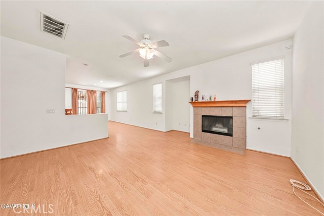 Detail Gallery Image 7 of 28 For 43341 Elizabeth Ln, Lancaster,  CA 93535 - 4 Beds | 2/1 Baths