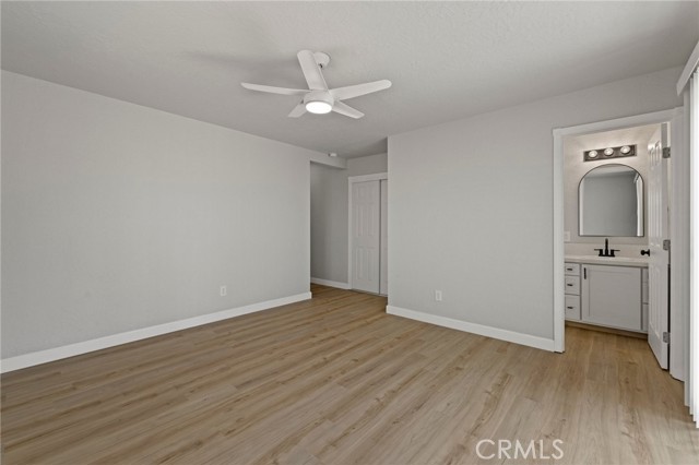 211 E Grangeville Boulevard, Hanford CA: https://media.crmls.org/medias/aa76546d-c4c7-46c4-8ae5-ef59d7632671.jpg