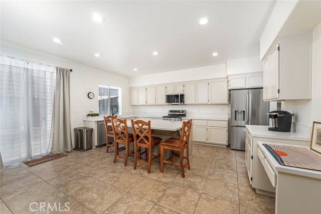 Detail Gallery Image 17 of 43 For 476 Peregrine Ln, San Jacinto,  CA 92582 - 5 Beds | 4 Baths